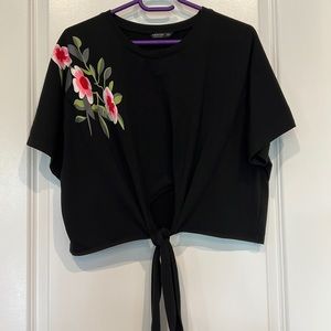 SOLD. Sz 2X Black/ Floral tied SHEIN Curve Crop Top